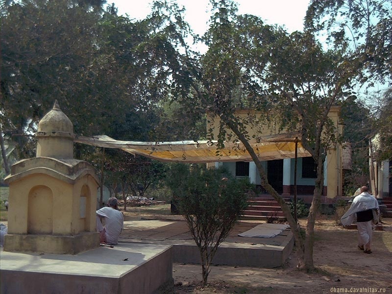 The present-day Vidyanagara Gaudiya Math near Nabadwip, marking the site of the family house of Sarvabhauma Bhattacharya and his brother Madhusudana Vachaspati (Vidya-Vacaspati), where Sri Chaitanya Mahaprabhu once stayed amid huge crowds.