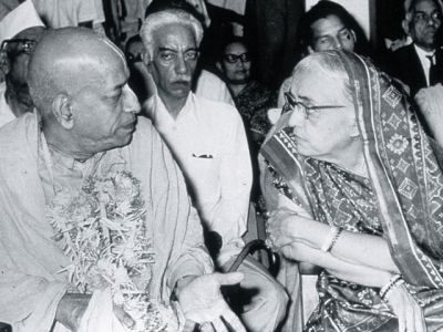 Srila Prabhupada meeting Smt. Sumati Morarji, head of the Scindia Steam Navigation Company, who arranged his free passage to America aboard the Jaladuta.