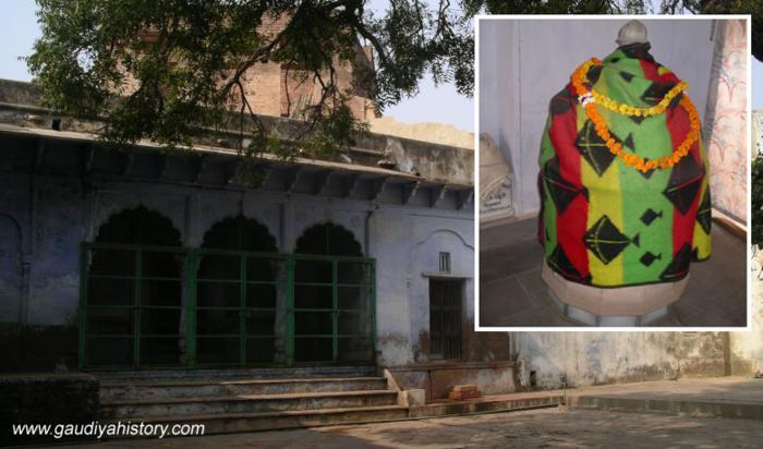 Shrinivas Kunj at Dhira Samira, Vrindavana, with an inset of the cloth-draped samadhi mound of Srila Ramachandra Kaviraja, beside Shrinivasa Acharya's own samadhi.