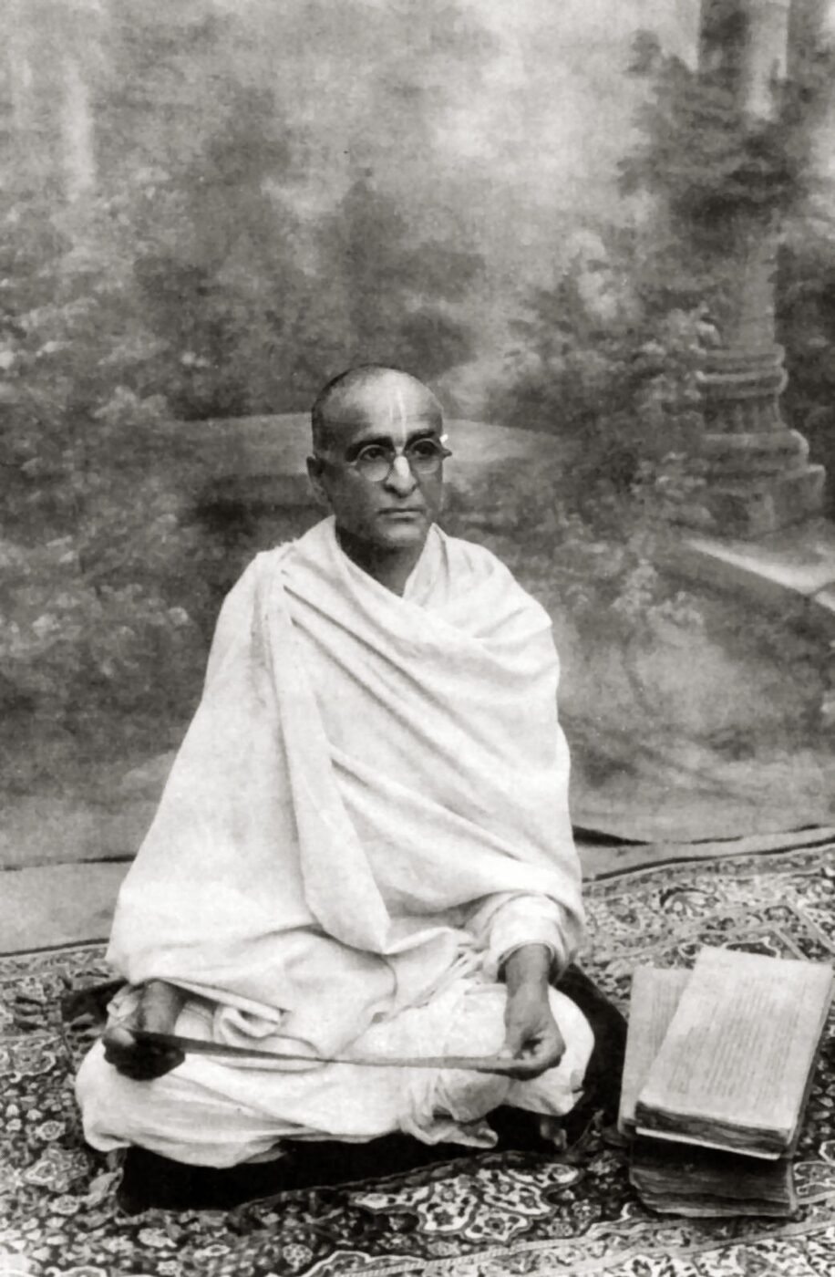 Bhaktisiddhanta Sarasvati, portrait, before 1931 (published in The Harmonist, July 1931, No. 1) -- uncropped version of the main-page portrait