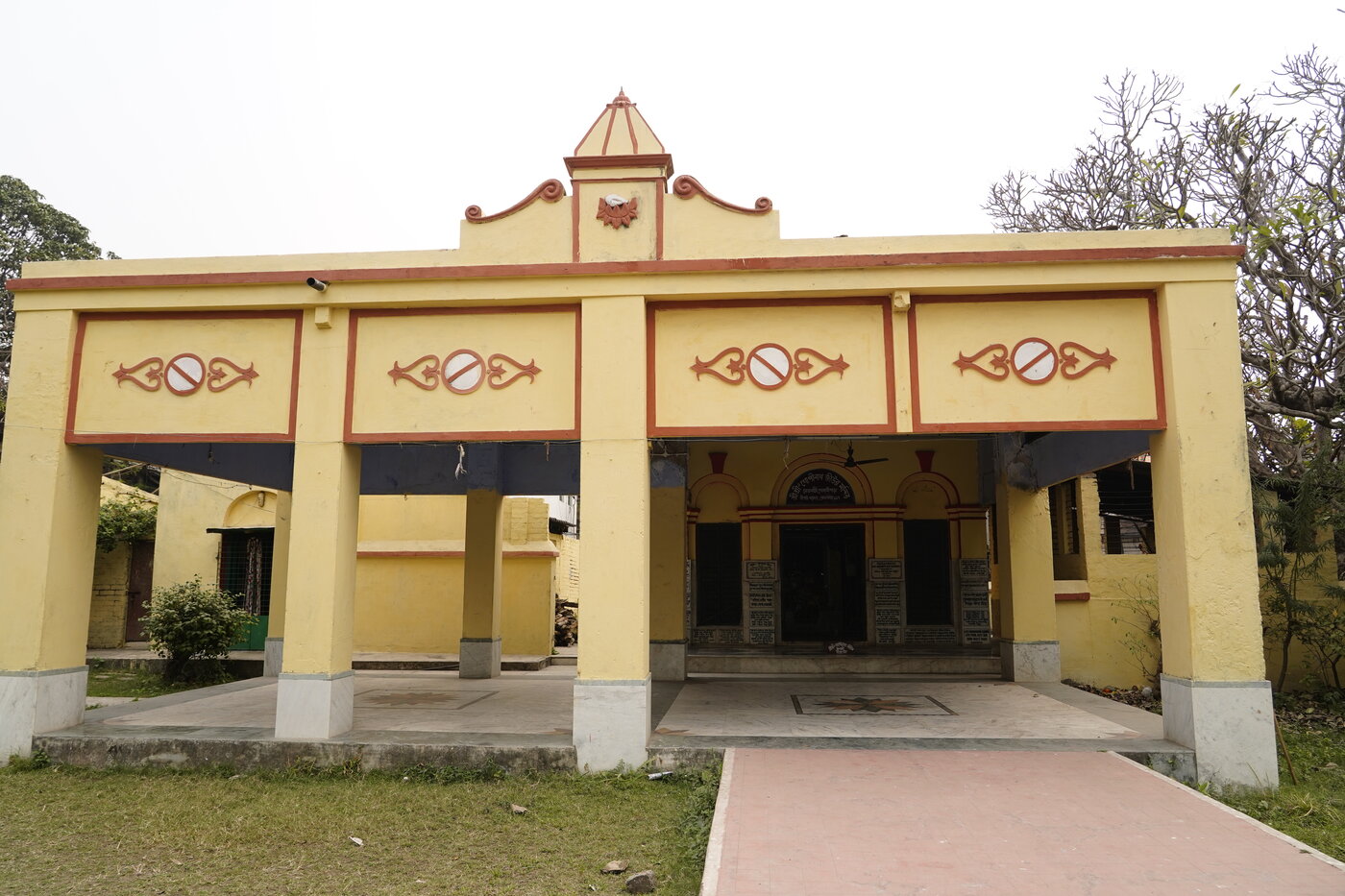 The Gopinath temple at Khardaha, part of the same temple complex, opposite the Kunja Vatika household where Nityananda Prabhu settled and where Viracandra Prabhu was born.